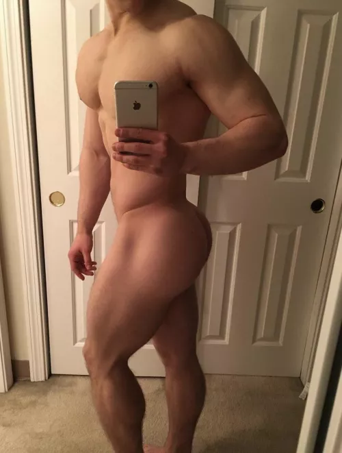 I’m only 5’7” tall. Do you guys like short guys? 👀 by JAD2105