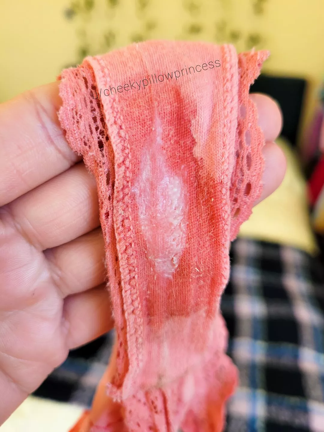 I'm ovulating soon and I'm so excited to get slippery wet 😛💦 posted by cheekypillowprincess