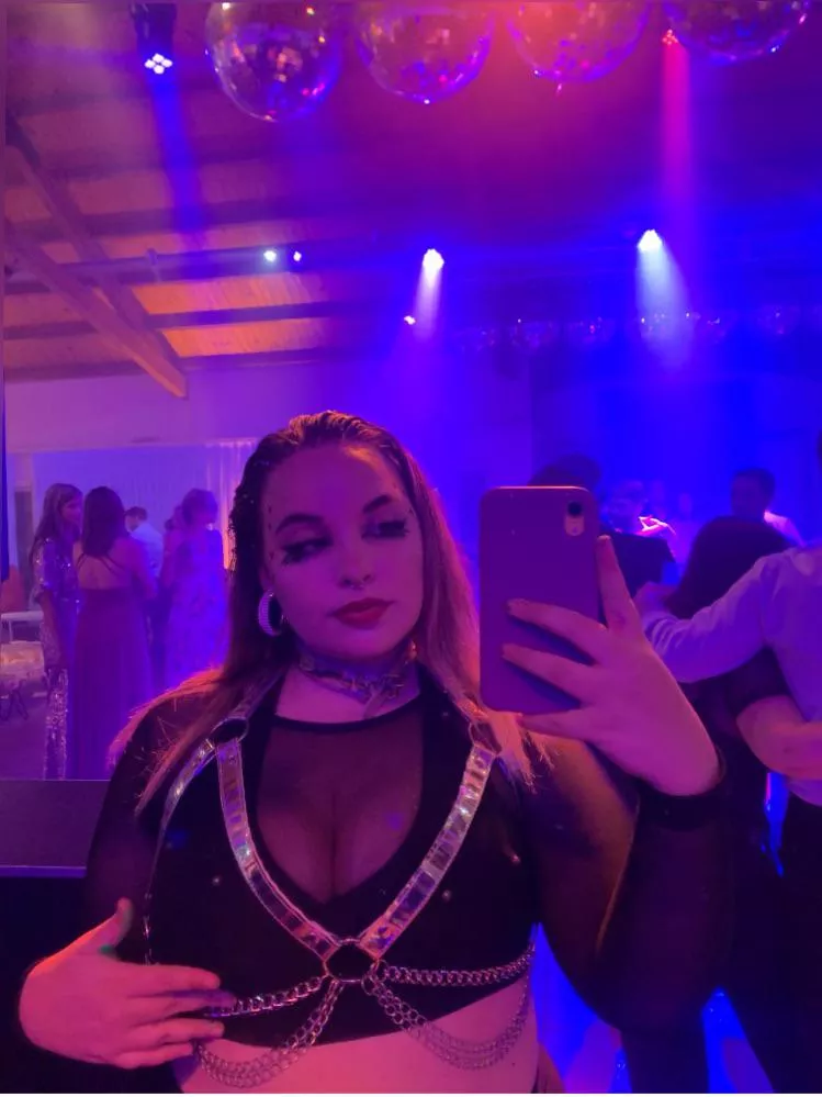 I'm partying posted by Latin_Gema