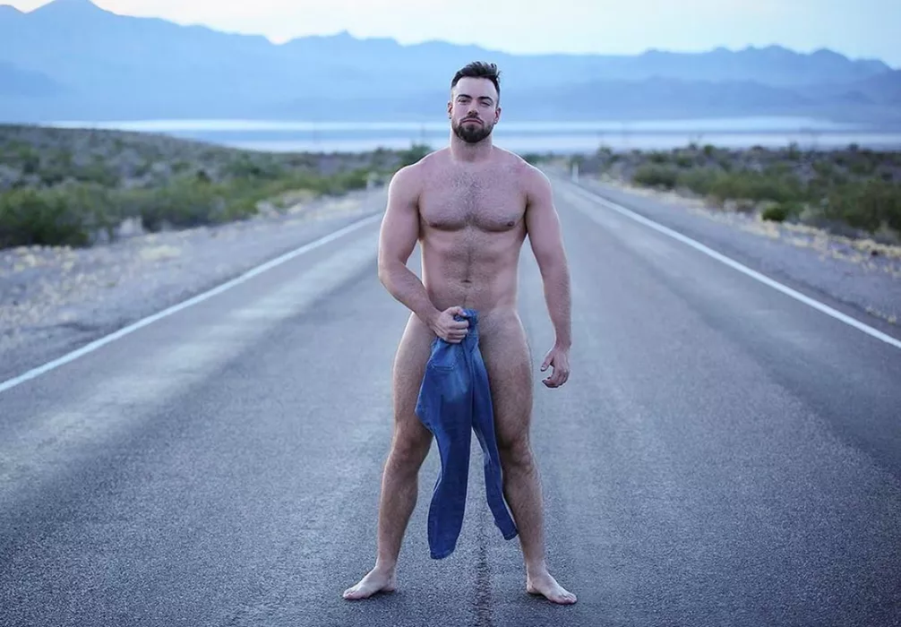 I'm playing right now! want someone to make me cum! dms open posted by Bigone1874