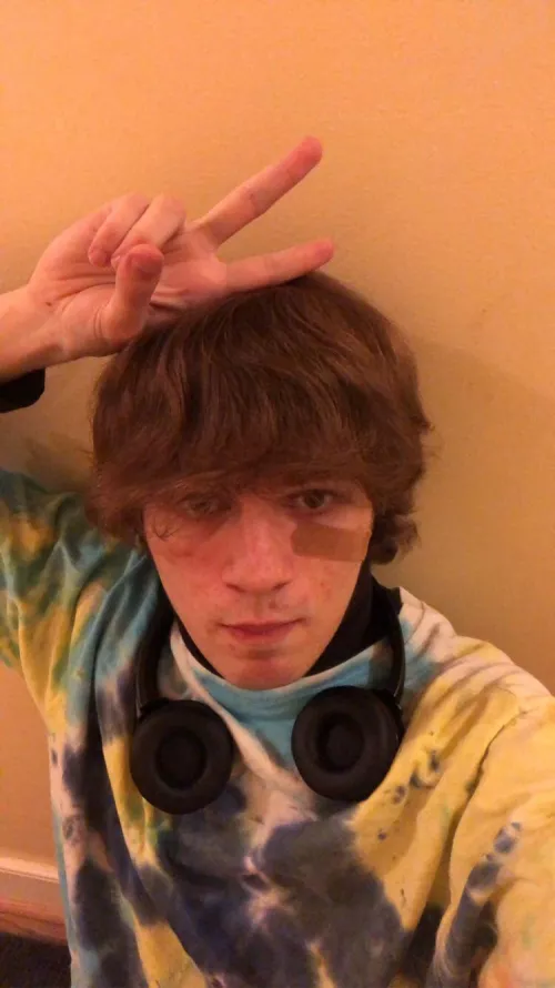 I’m pretty ugly but I thought I’d post anyway, hope everyone has a great day or night! by ActualHappyPerson