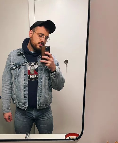 I’m ready for it to be fall again! 🫣 by jrthor