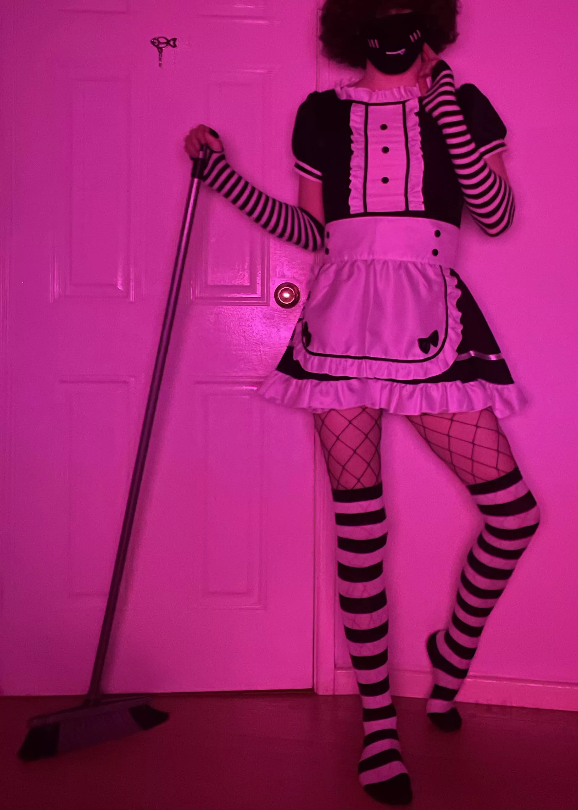 I’m ready for maid-boy Monday, are you?😊🧹 posted by ChrisssFemboy