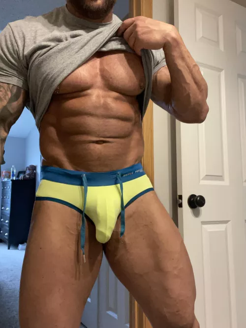 I’m ready for the beach by ClydeXXXL