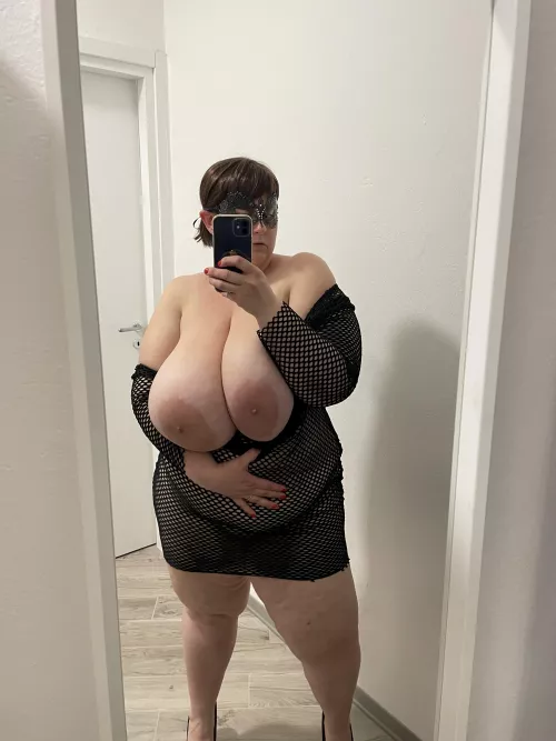 I'm ready to leave the house ... can someone accompany me… by sensualpoppy