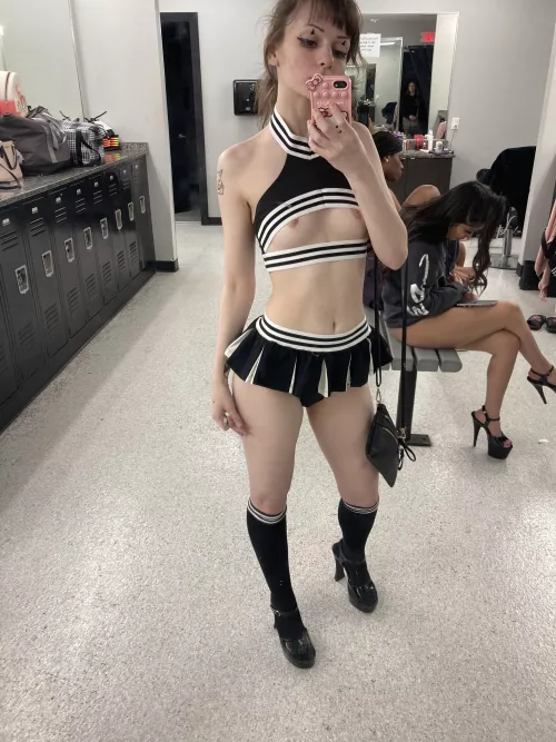 I’m ready to rinse a bitch [domme] by toxicbabybelle