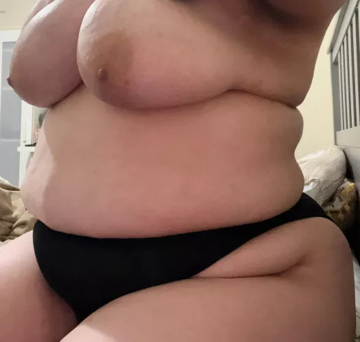 i’m really soft to cuddle with🖤 by peachychubbsxo