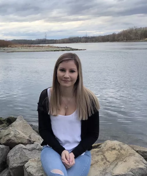 I’m showing off her pink pussy to the best comments on my 19yo girl! 👀 by ChRV20