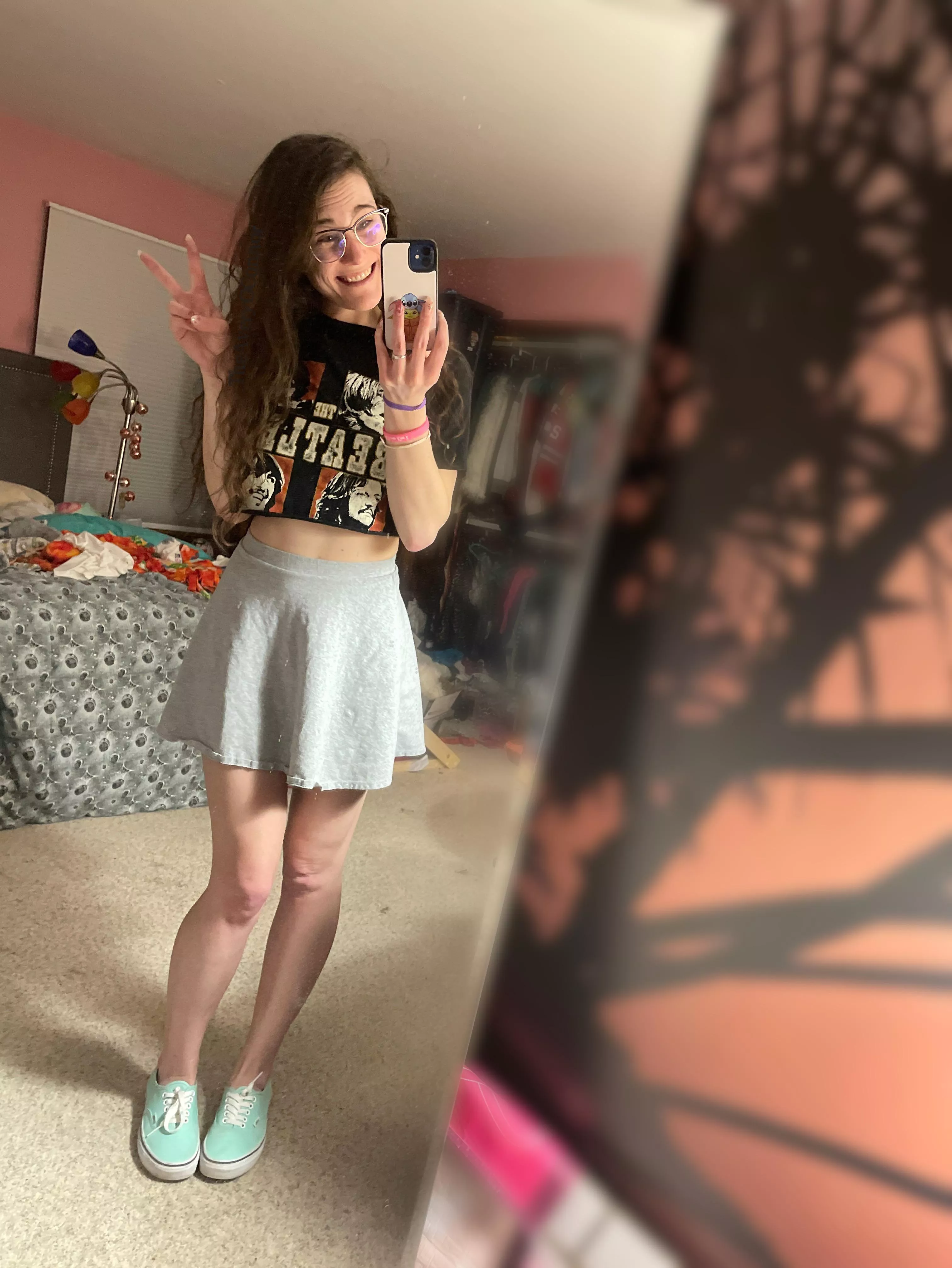 I’m so excited it’s starting to warm up because I’ve been rocking crop tops, like it’s my job posted by TheAveryOConnor