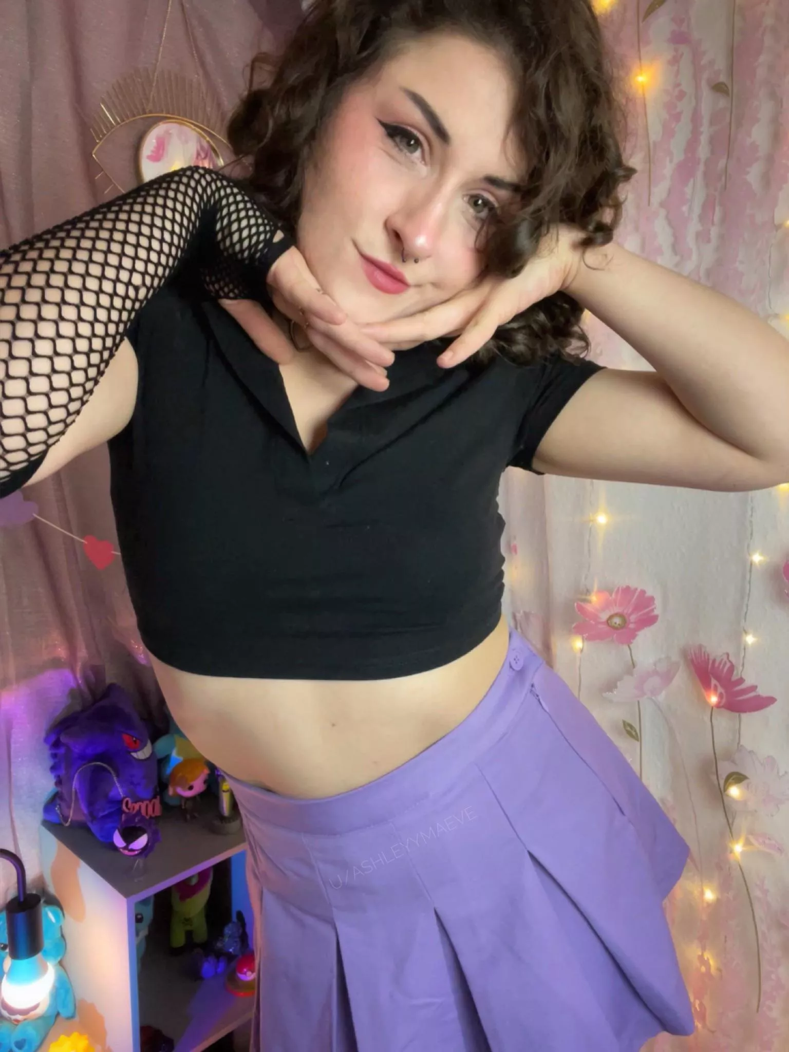 I’m so glad crop tops are becoming popular again! posted by ashleyymaeve