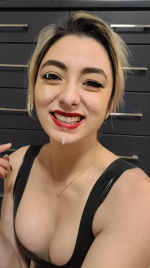 I'm so happy when my face is covered by lacy_Kelly16