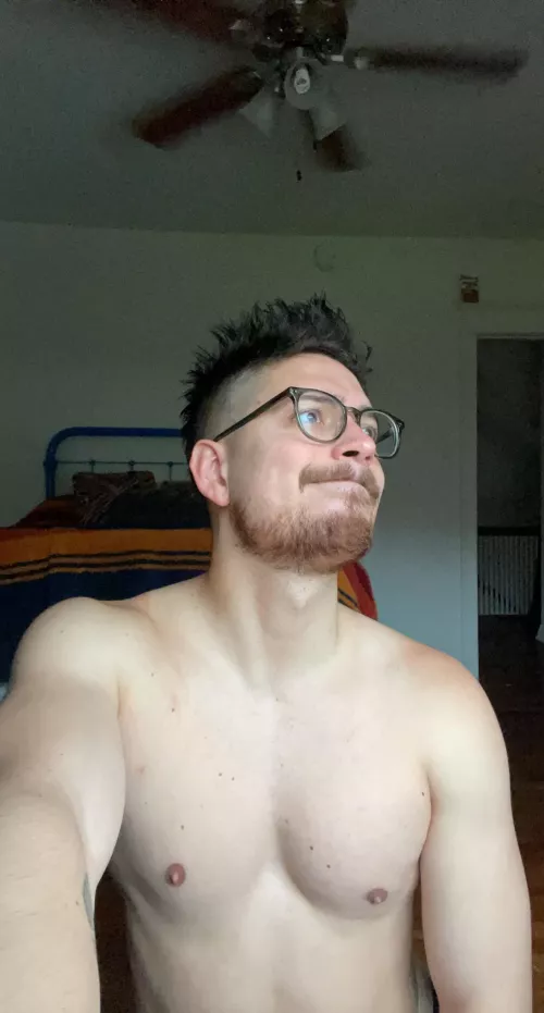 I’m so tired. by zklorenzo