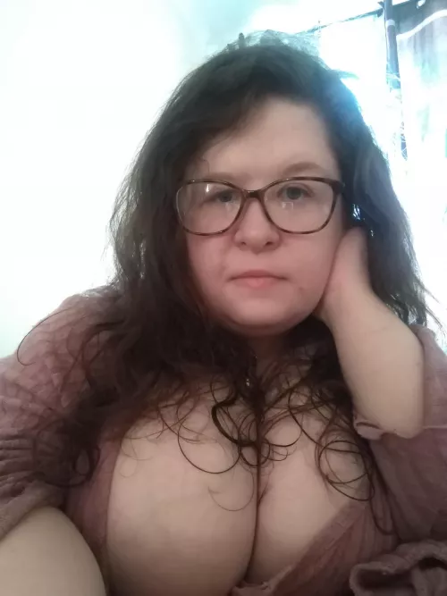 I'm so tired today 😴 by Hollow_Insanity