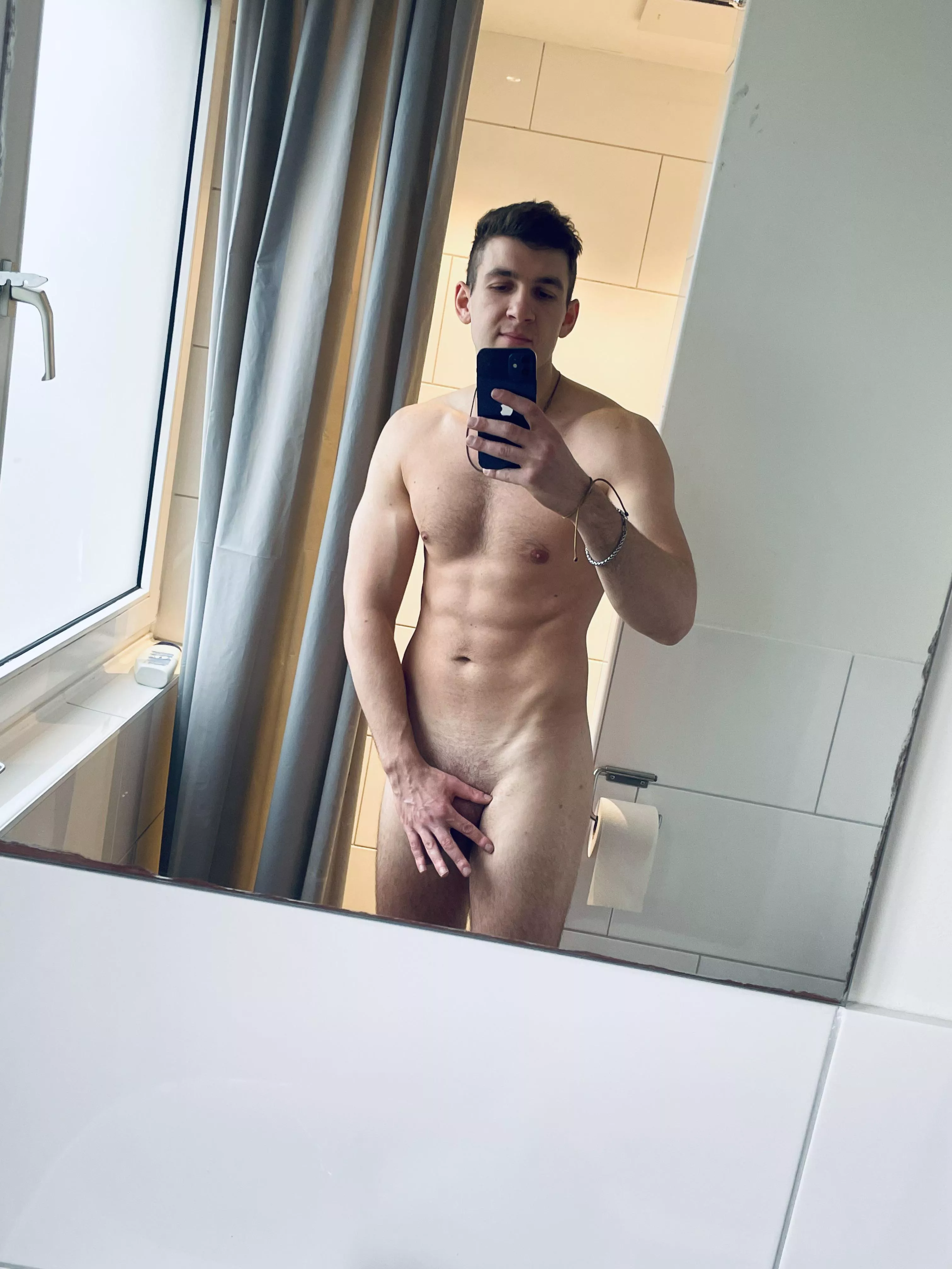 Im still so sleepy 😴 can you help me to wake up 😈 posted by lio1919