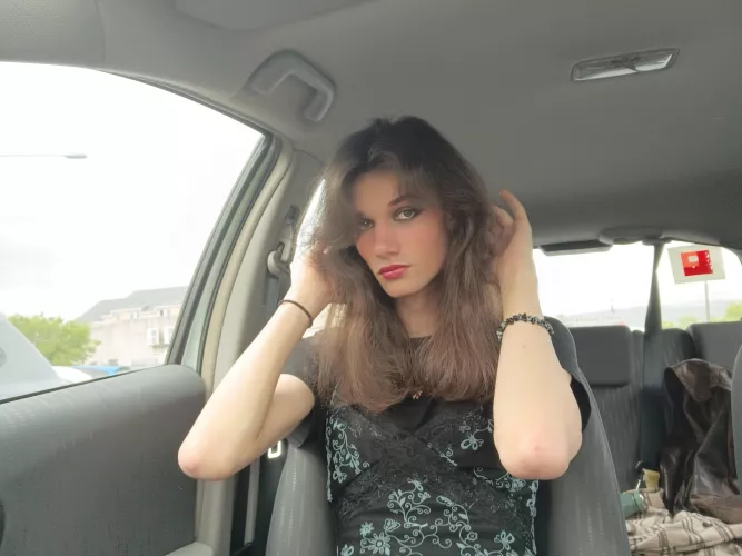 I'm too pretty to drive by ZaHarg