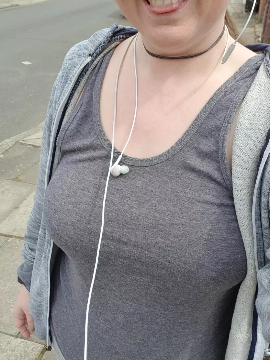 I'm trying to bring vests back... But it's still a bit too cold...Warm me up! ;) posted by Ava_nixxy