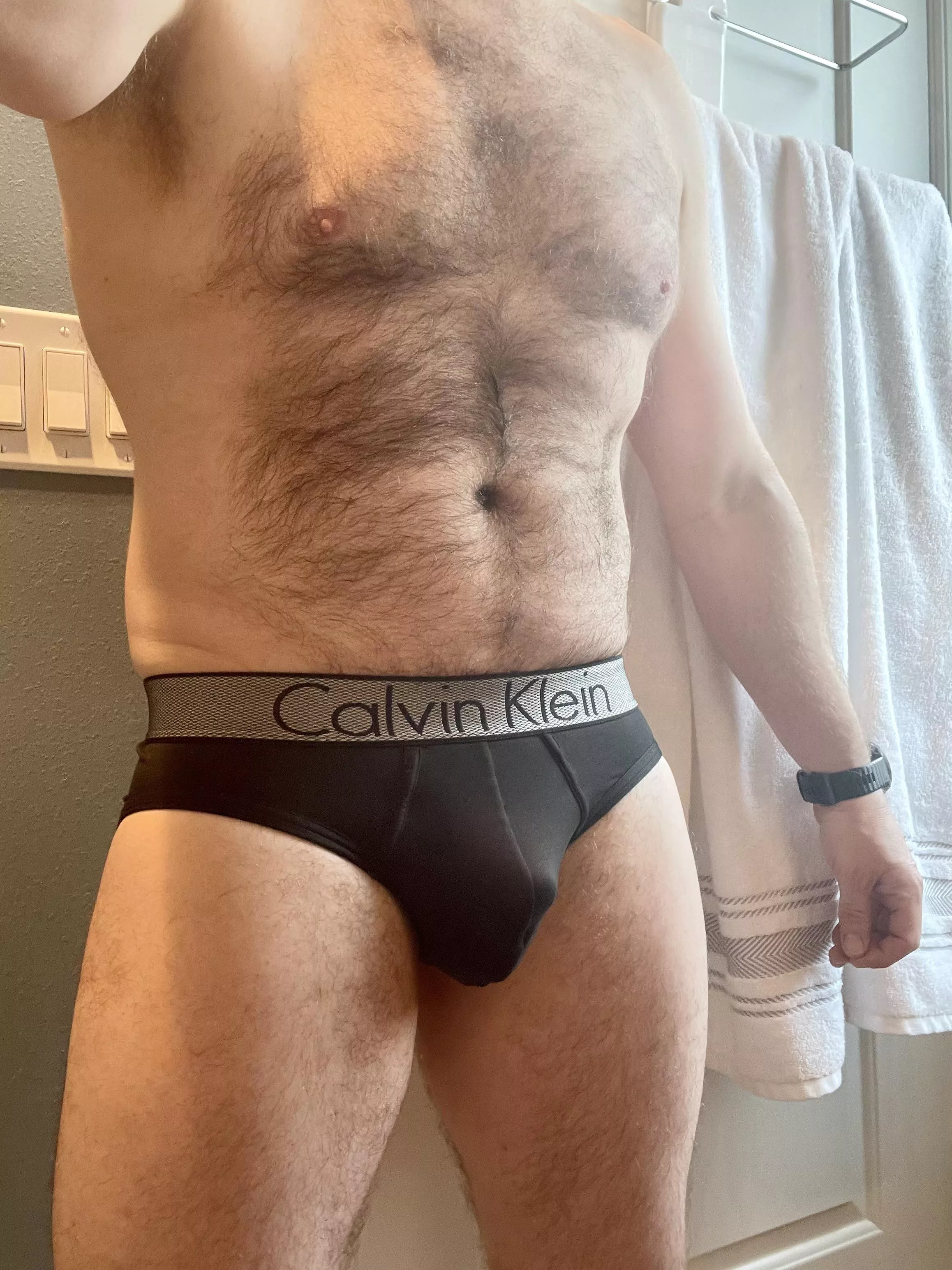 I’m trying to pull off that sexy Calvin look posted by Turbulent-Estimate62