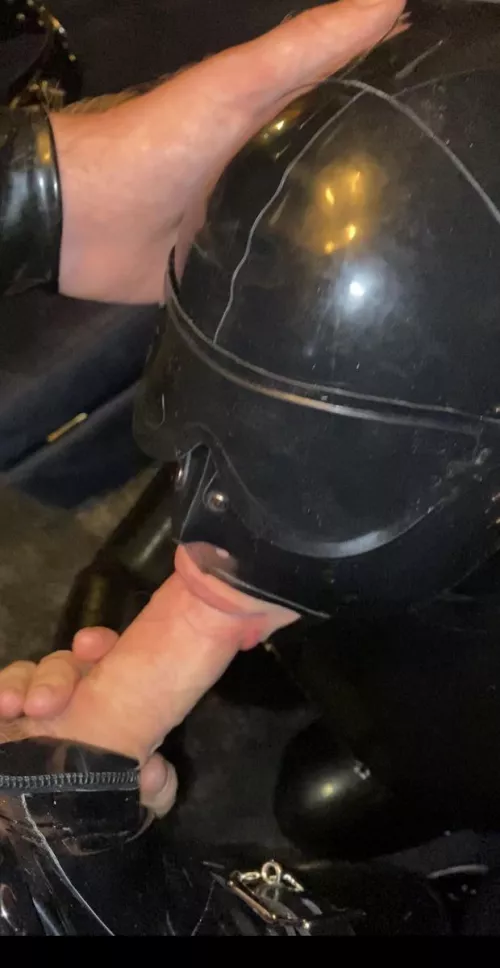 I’m unsure if pics like these are allowed in this group… Let me know I should delete it? by I_am_futurefetish