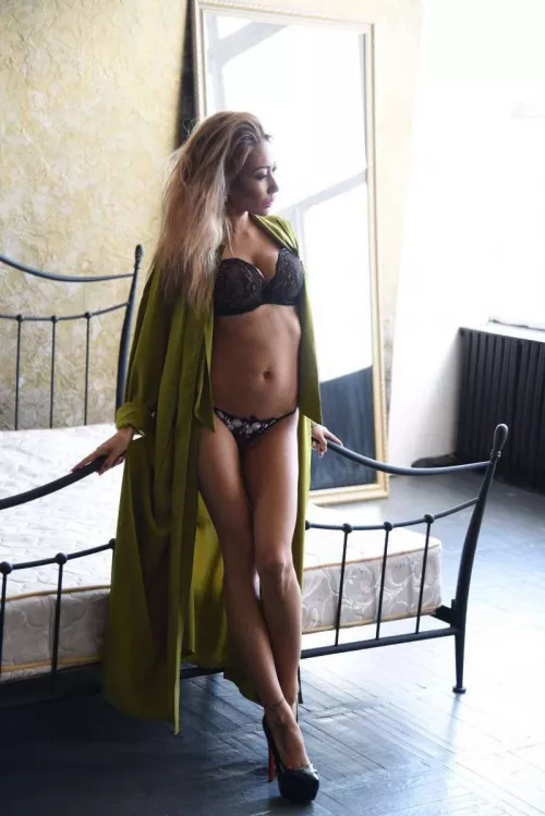 I'm waiting for him to come home, see me half naked, something in his pants gets hard, I'll take off his pants and take him in my hands and in my mouth and I won't stop until he shoots me by my_asian_doll