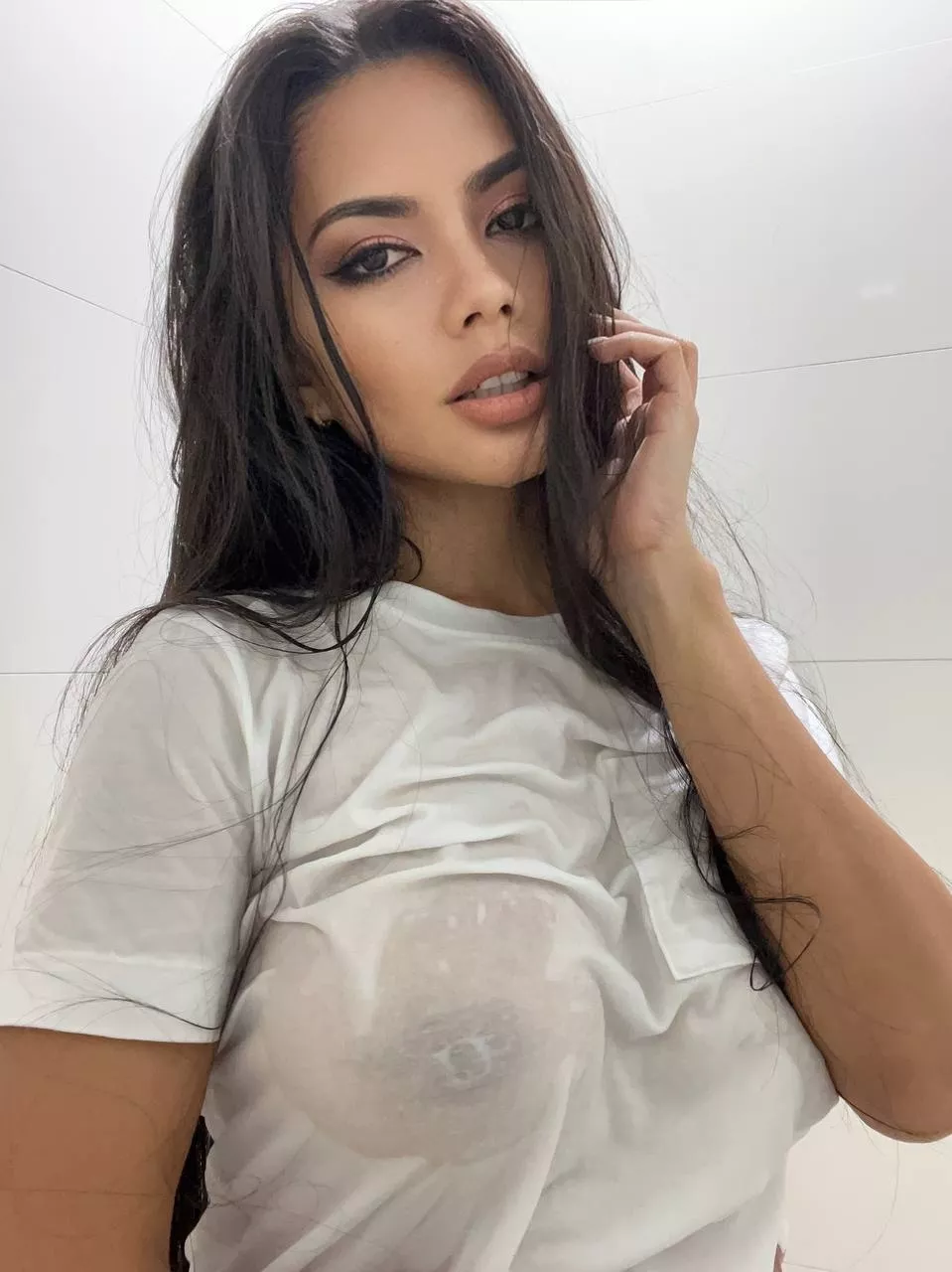 I'm wet right know daddy, mind coming over and fill me up? posted by ValentinaAsia