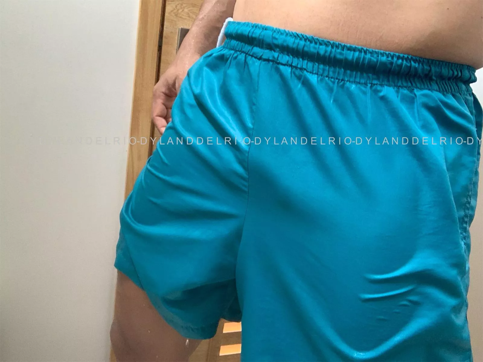 I'm wet posted by dylandelrio