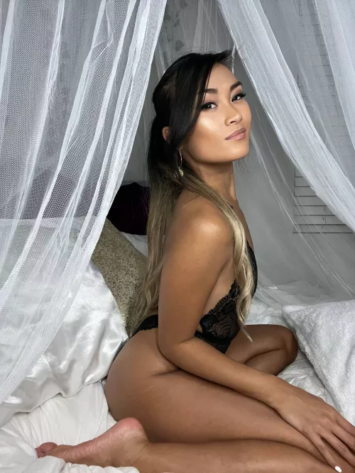 I'm young and so horny now, come lets play 😈 by sunshinesinababy