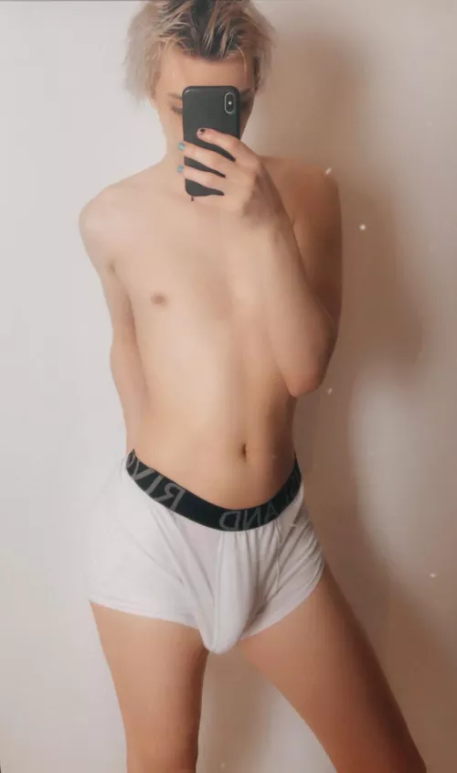 I’m young, hung and ready for fun by rocky_hard