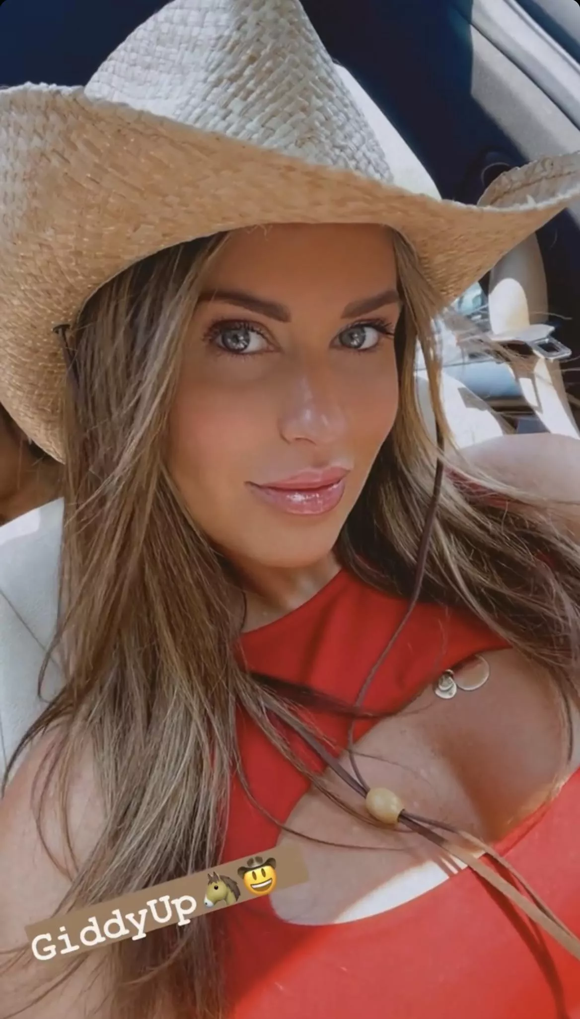 [image] babe posted by Bigdickdecks