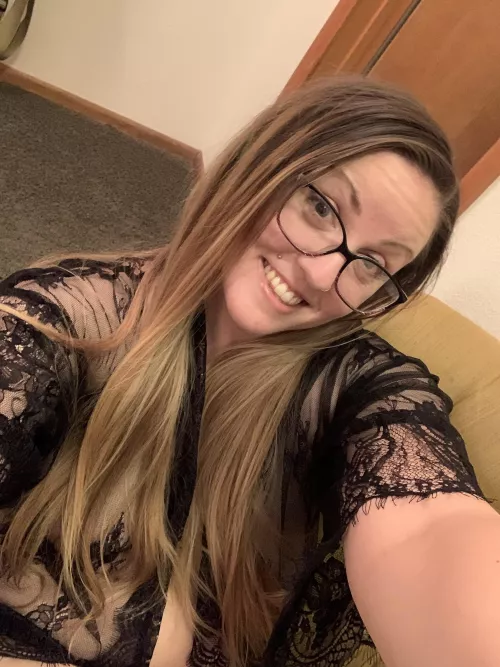 [image] F31 Ill be your neighborhood Girl next door. Your secret crush. Your part time lover. Don’t forget to say hi when you see me! 🥰 😘 by peacetattoo91