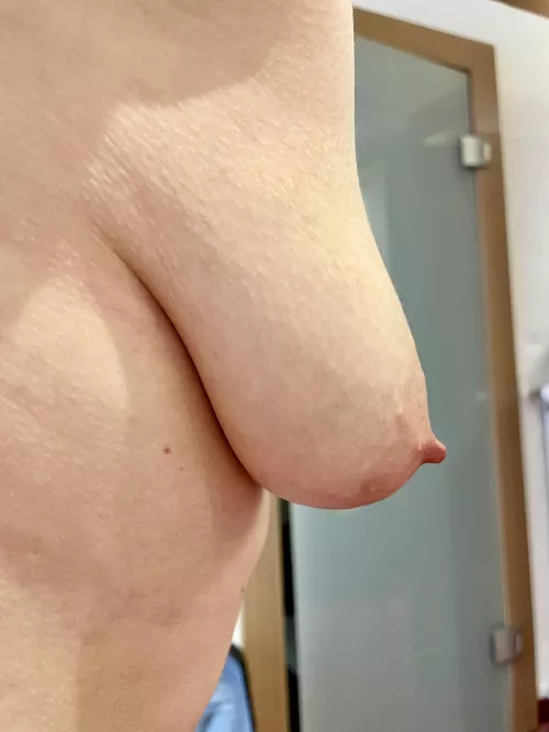 [image] I cant believe that I already have such hanging tits (F34) by MacL0Vein