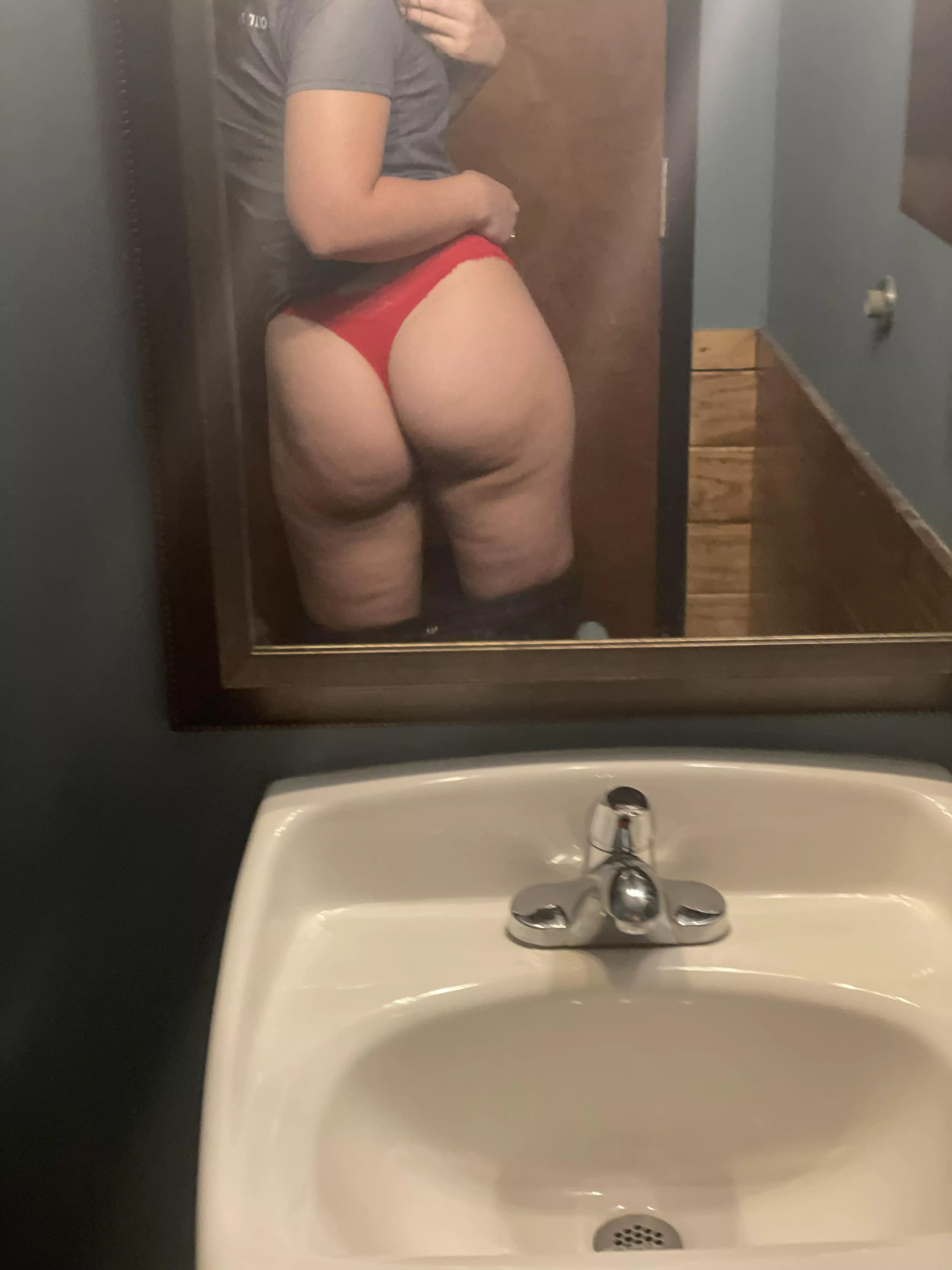 [image] is my MILF booty slutty enough for ya posted by bigbootyhotwife