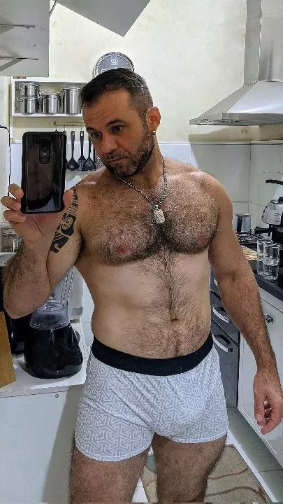 Imagine having breakfast with this stud posted by rainbowphase