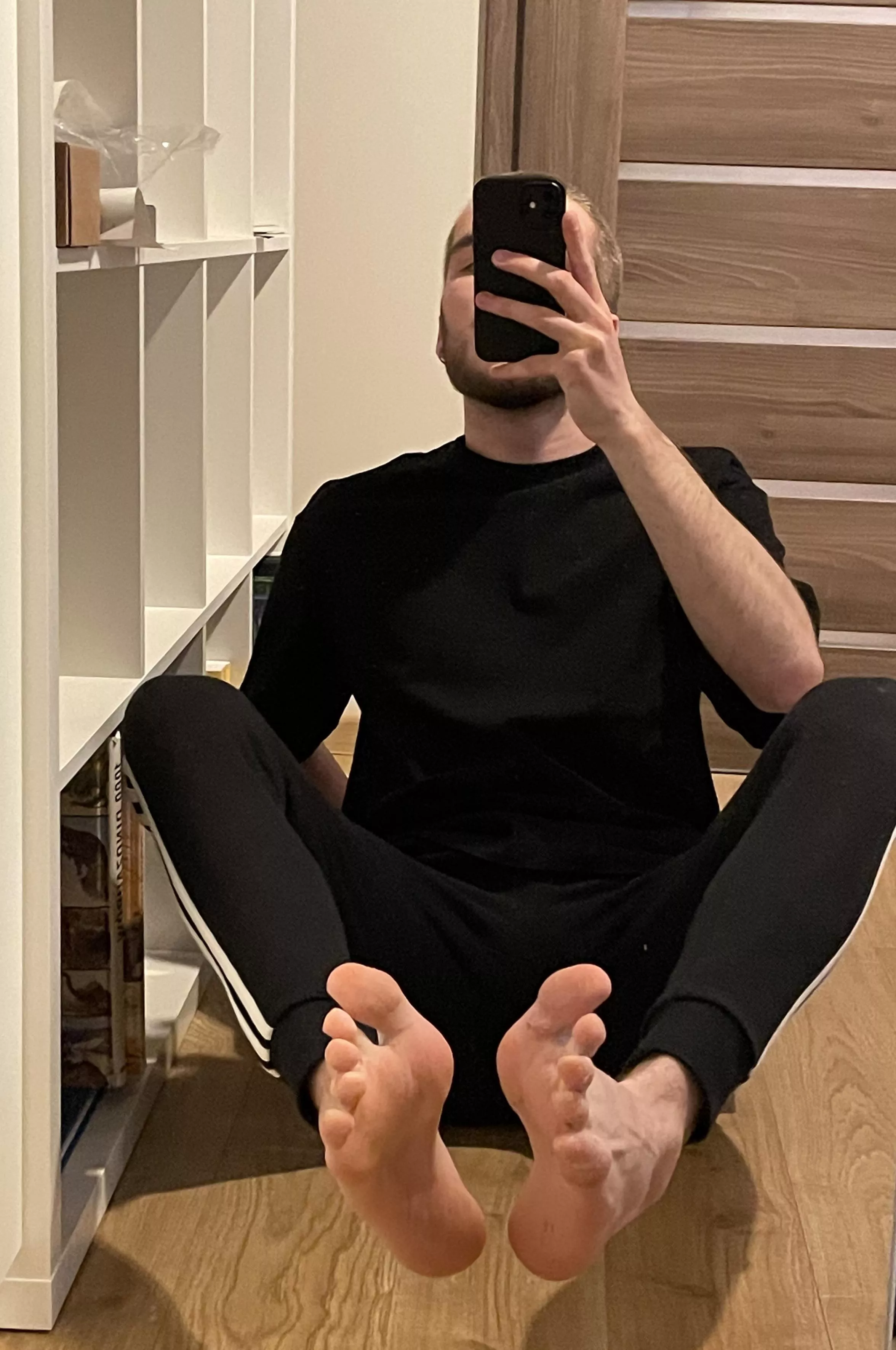 imagine your cock between these soles 🤤 posted by sweetboysoles