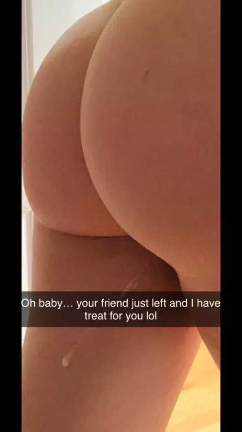 Imagine your girl sending you this by radiantpenis