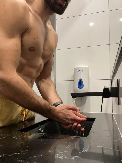 Important to wash your hands after your workout! [m] by Vez_Nan_5