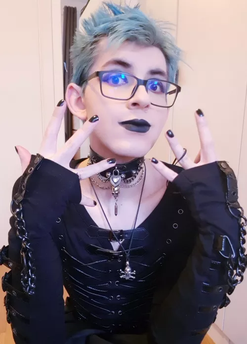 Improving my makeup skills...what do you think? by ShadowPrincessN7