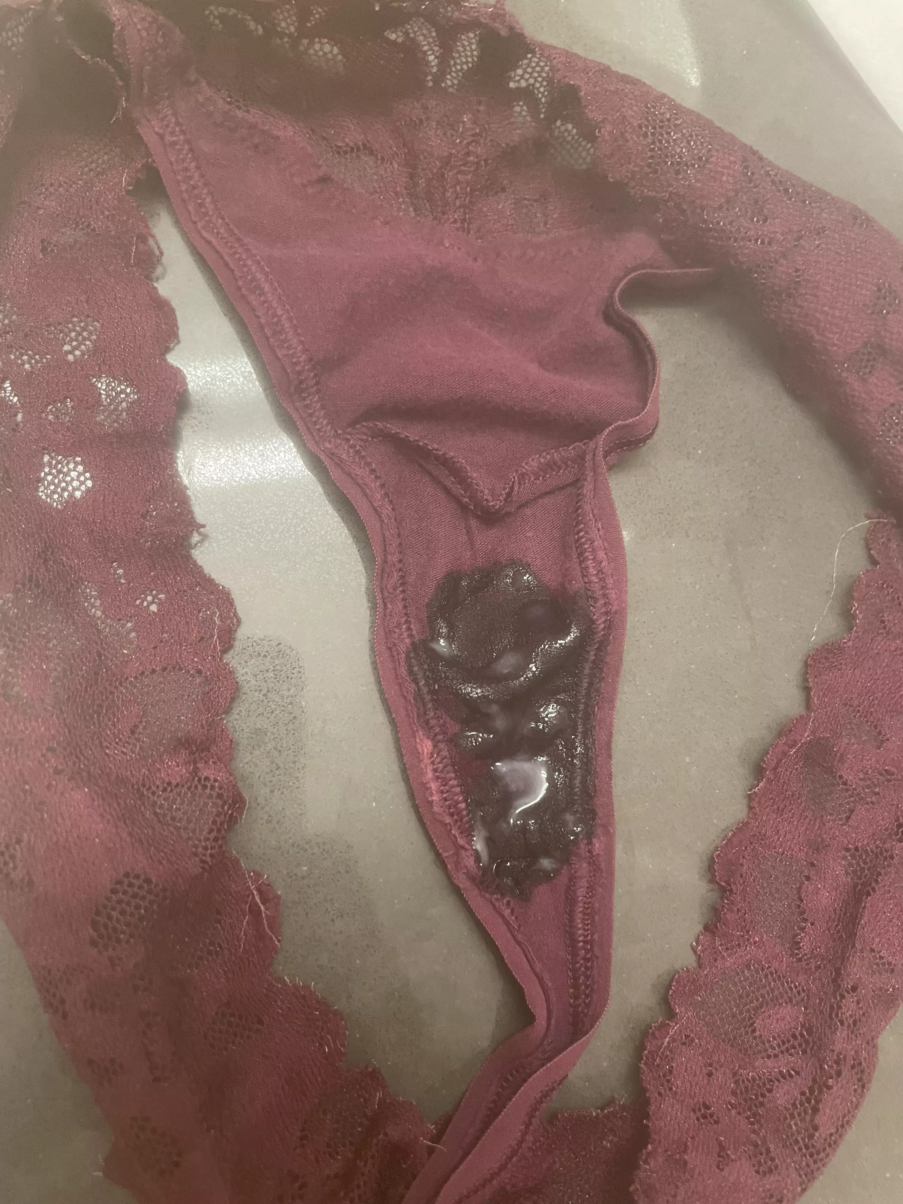 In case you were wondering what happens when I scroll through Reddit…. (F24) (OC) posted by aupair4fun