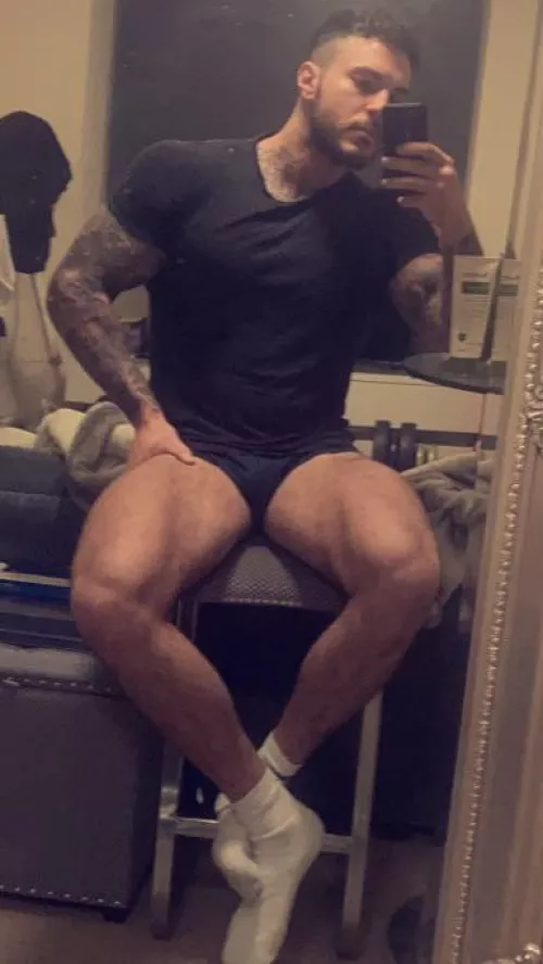 In need of a foot slave. I’m a tattooed muscular alpha male. Get on the floor by my feet where you belong? Your pathetic by Foreign_Temporary_68