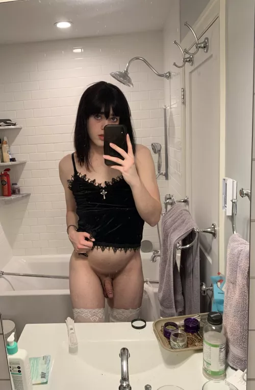 In need of a wild cock 🤤 by lauracartier