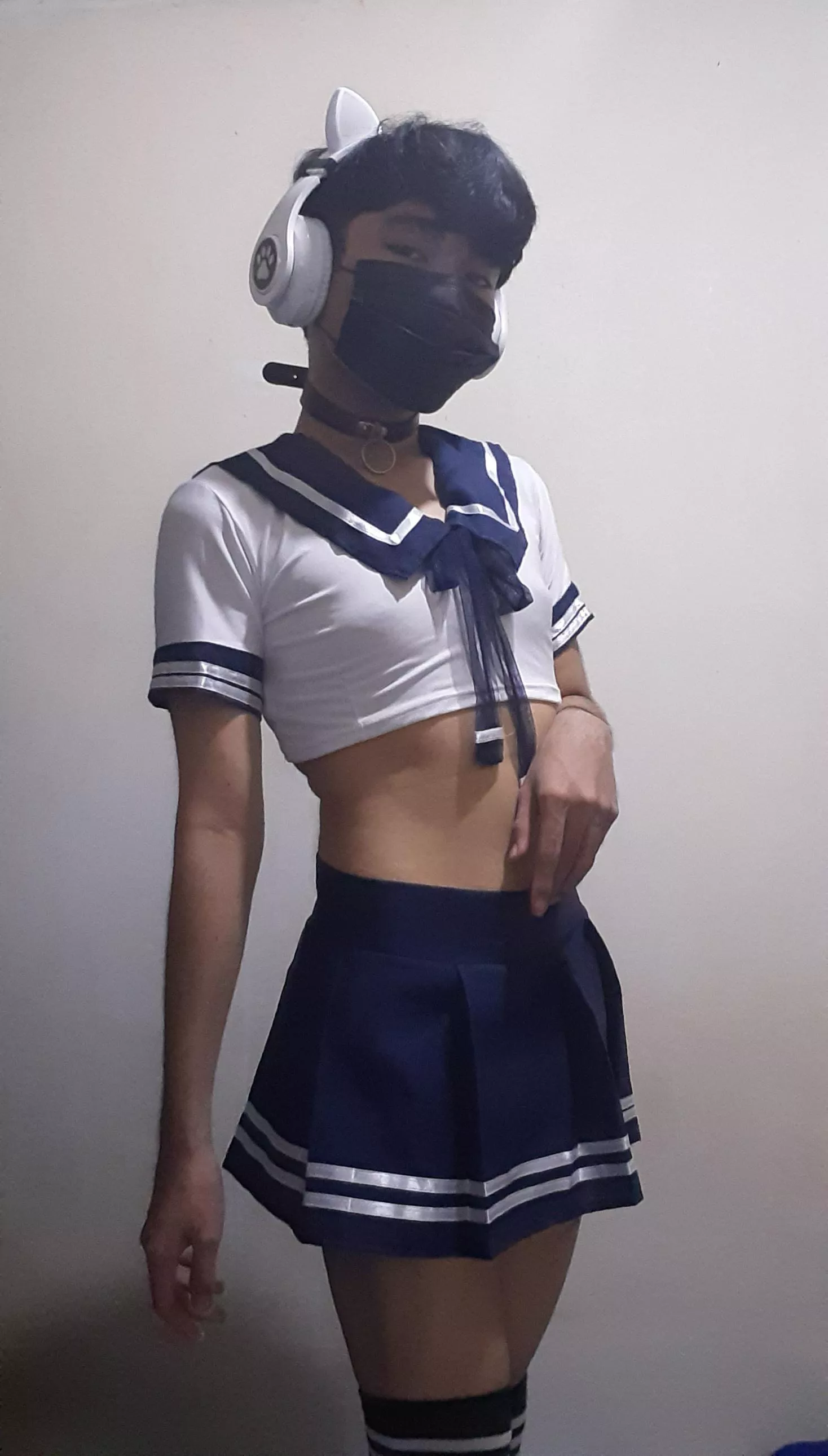 In need of cuddles! >~< posted by Gelouwu