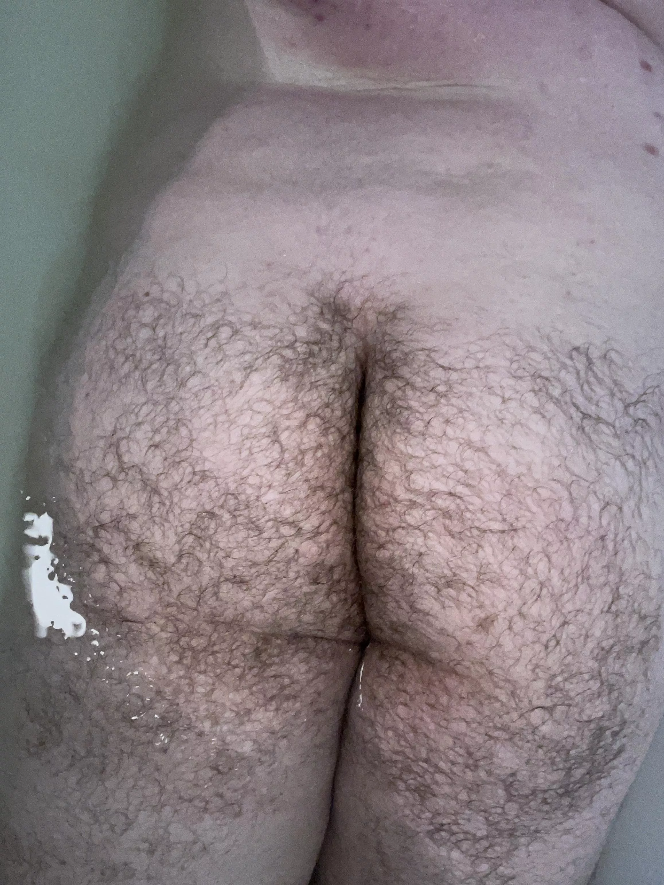 In the bath so it’s all wet, hope y’all enjoy. Dms open ;) posted by sexman123456789