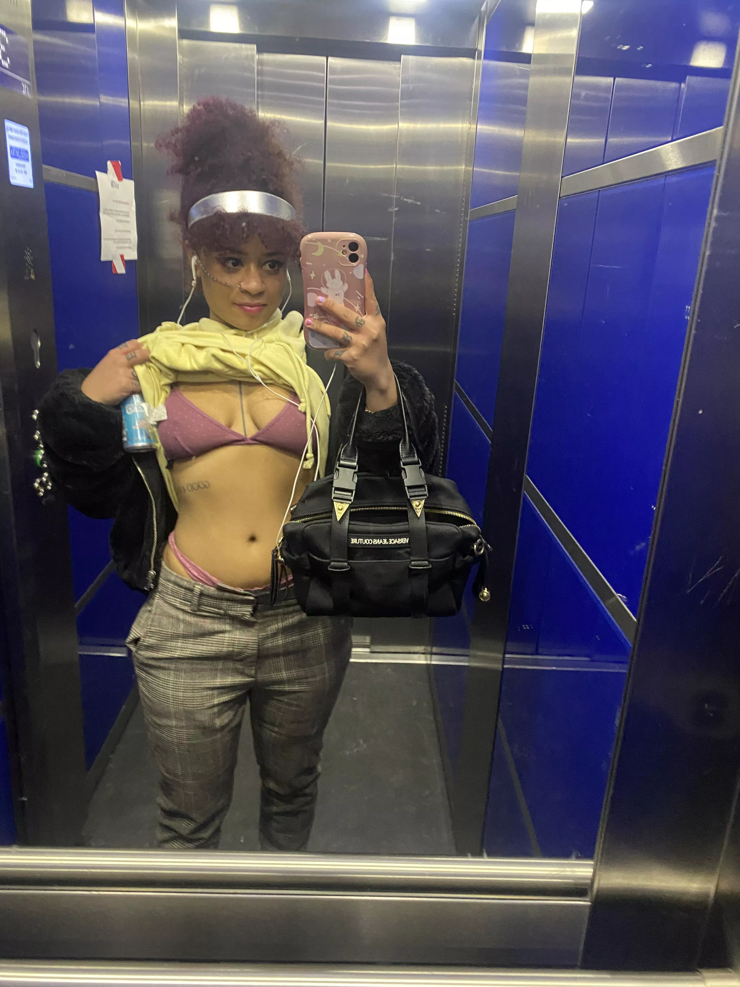 In the elevator 👼🏽 would u enjoy being my neighbor? posted by -GUS___