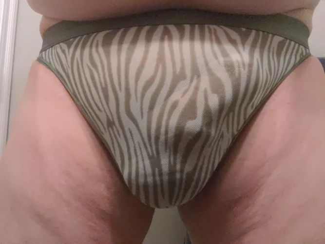 In the jungle, the mighty jungle...... by neverhaveiever1234