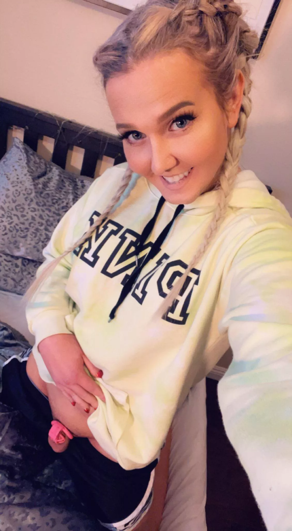 In the midst of figuring this whole Reddit thingy out! Meantime, who’s gonna unlock me? posted by KaylieghCoxx