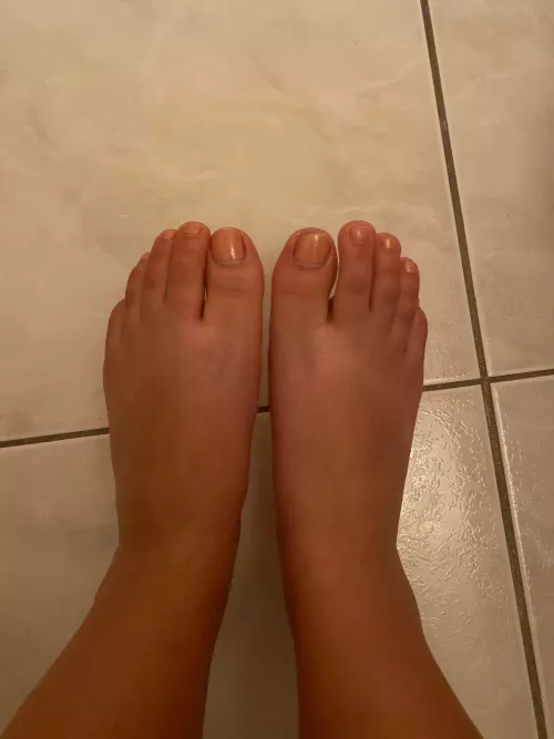 in the mood for some fun 😋 feet and more on my snap @Briannamontez02 by brivalentino21