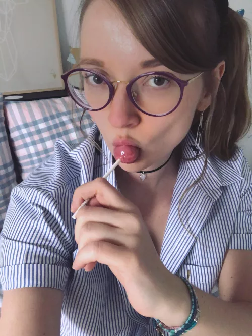 Innocent and cute! 😇 [F32] by SunAndGlow