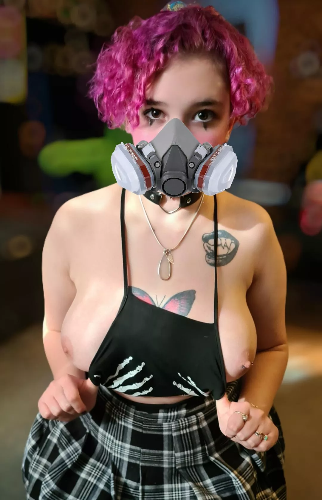 innocent Goth 😉😈 posted by OF_DDLGgirl