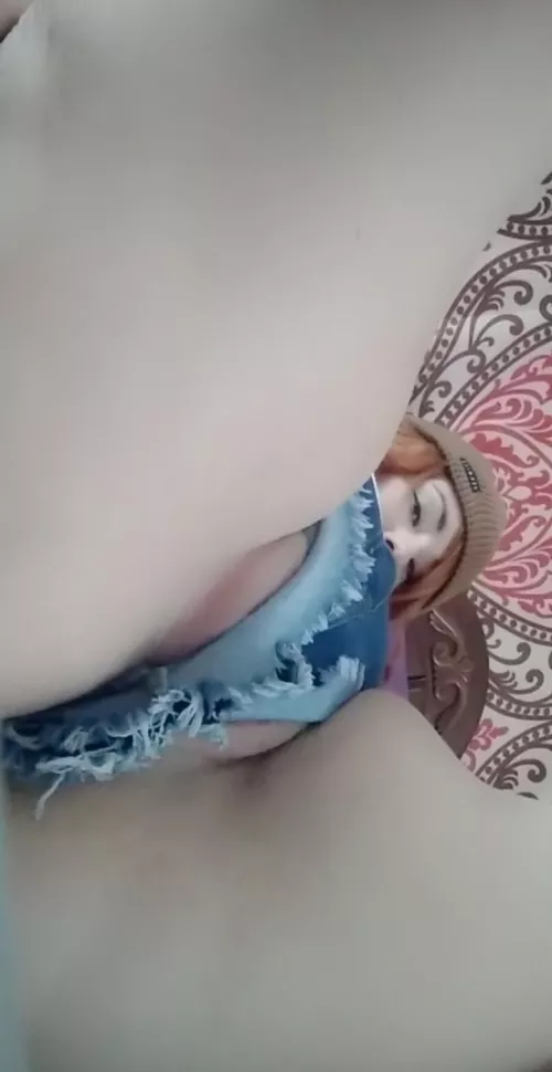 Insert head here by MistyPlay