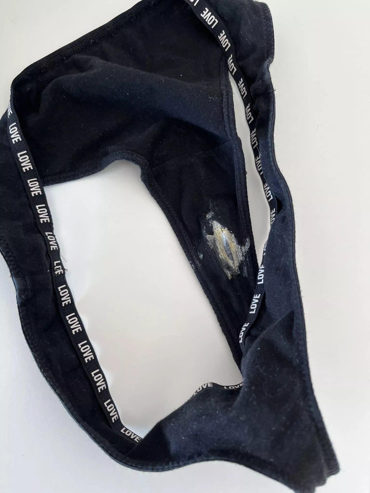 Inst: footsy_lovers W28 macht fakecheck und vertickt socken und tangas. 😘😘😘 posted by Willing_Arachnid_385