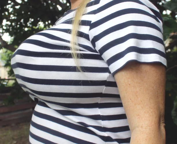 Into natural busty babes? by MissEmilyGrey